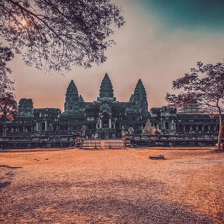 Angkor Yellow Villa Сіємреап Екстер'єр фото