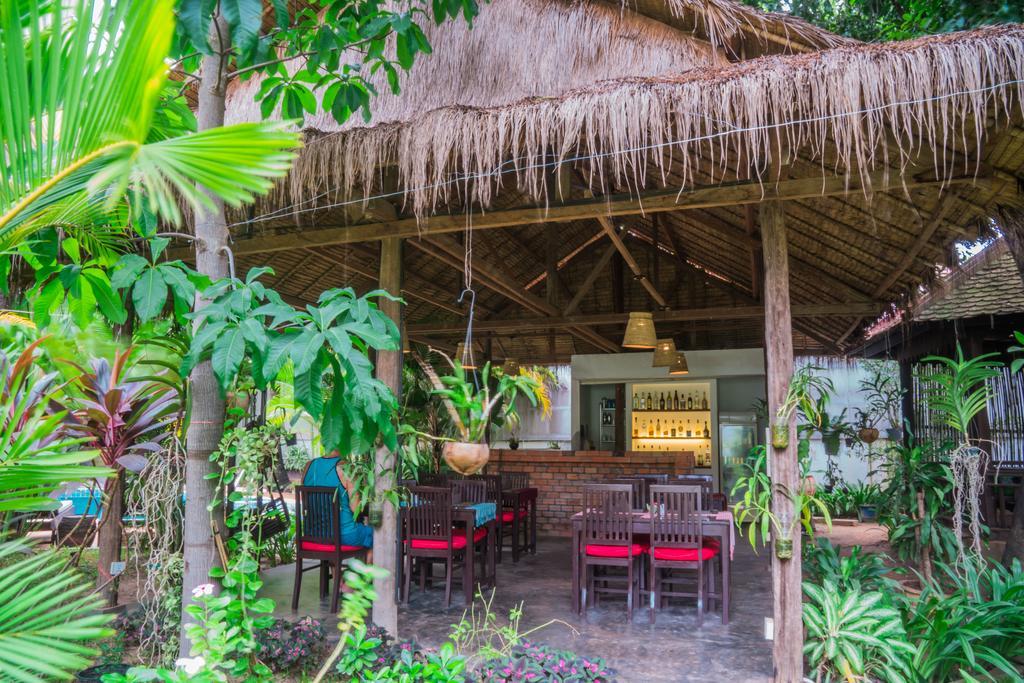 Angkor Yellow Villa Сіємреап Екстер'єр фото