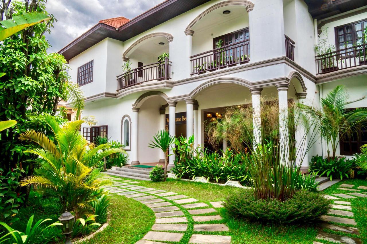 Angkor Yellow Villa Сіємреап Екстер'єр фото