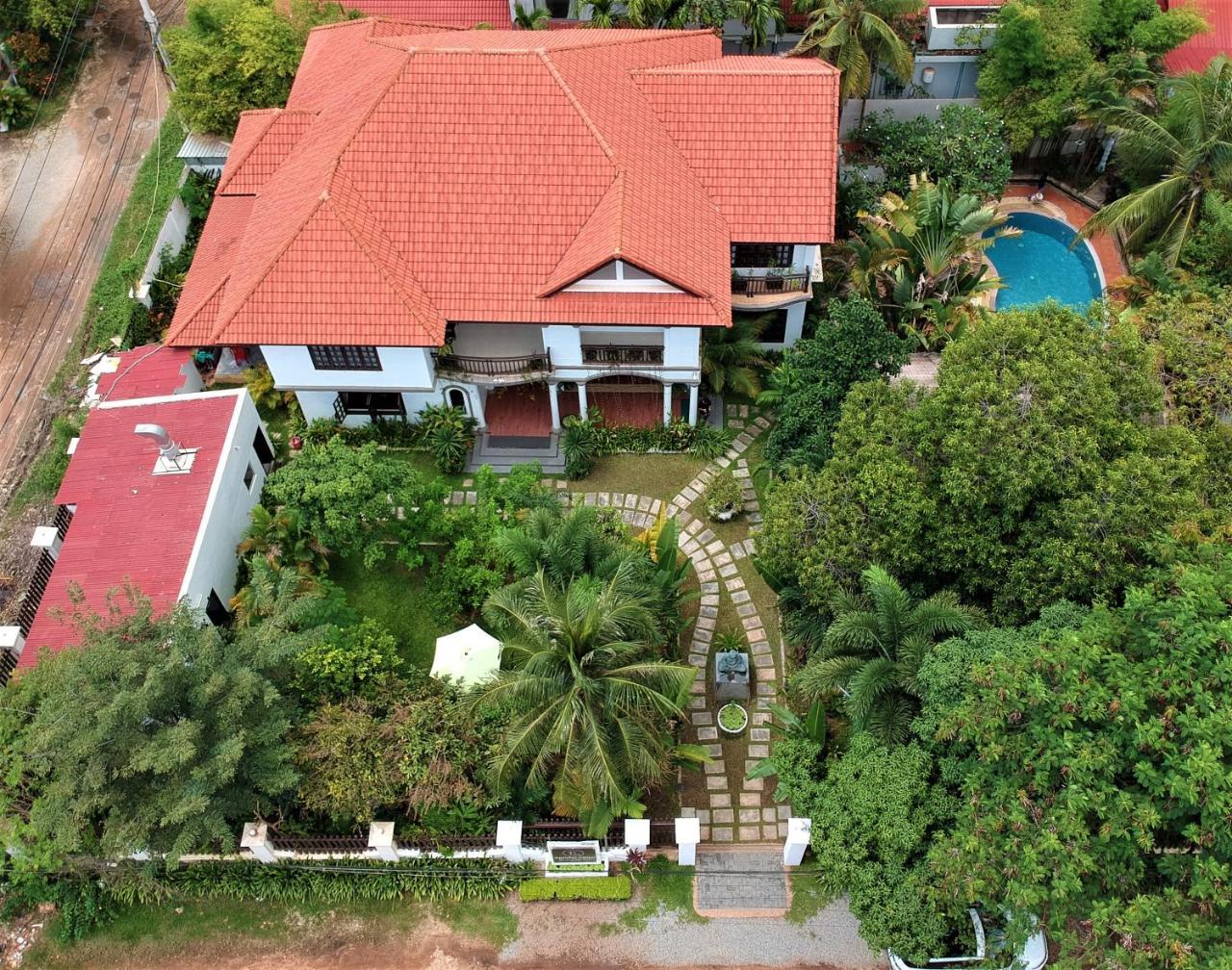 Angkor Yellow Villa Сіємреап Екстер'єр фото