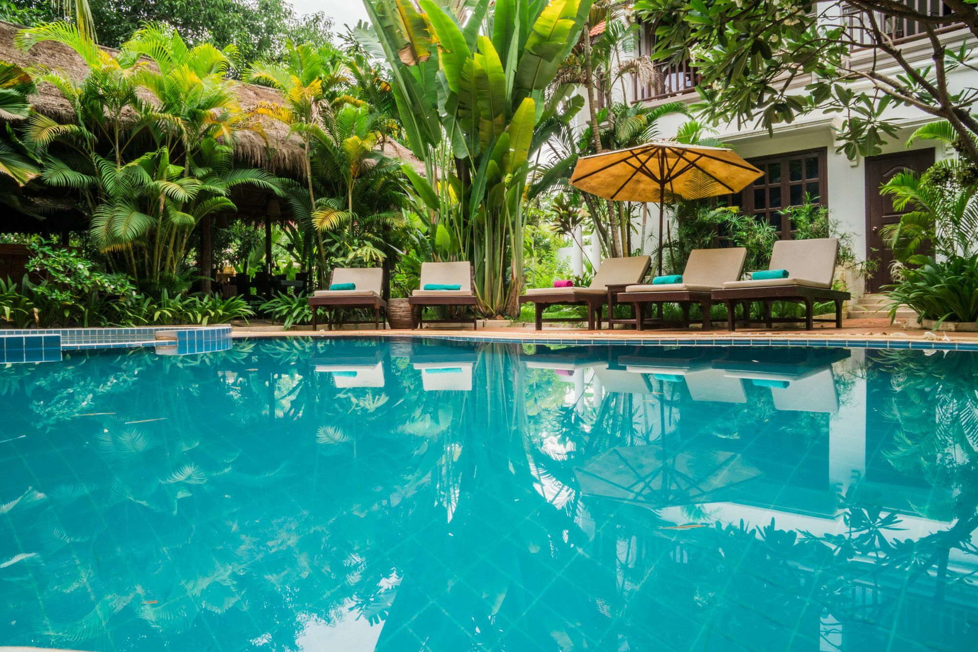 Angkor Yellow Villa Сіємреап Екстер'єр фото