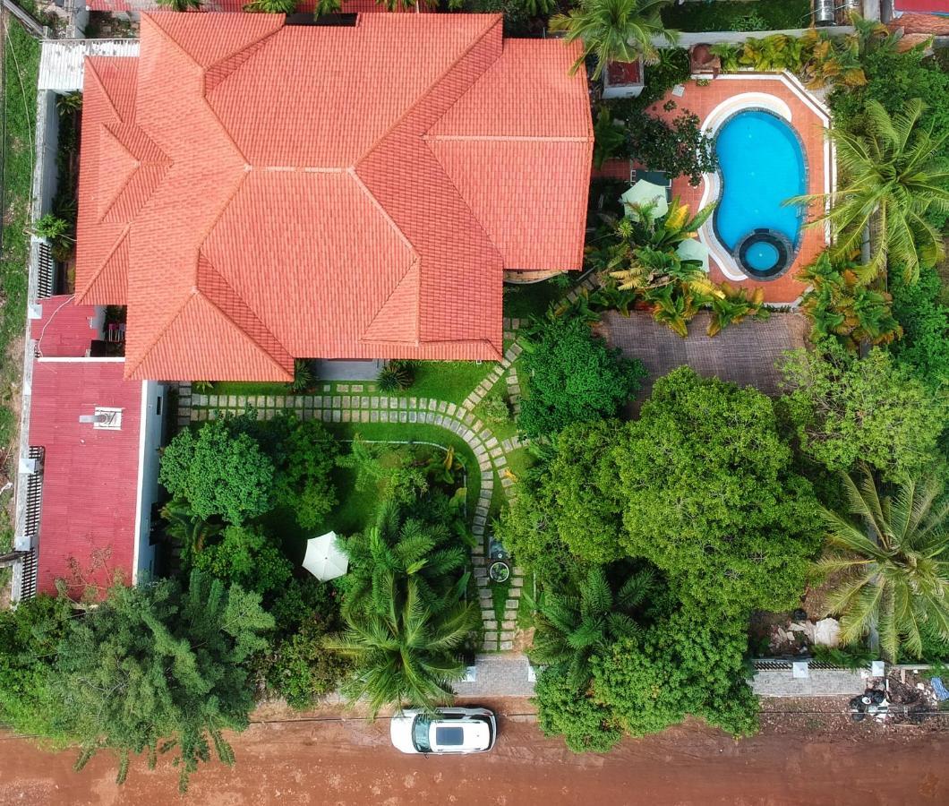 Angkor Yellow Villa Сіємреап Екстер'єр фото
